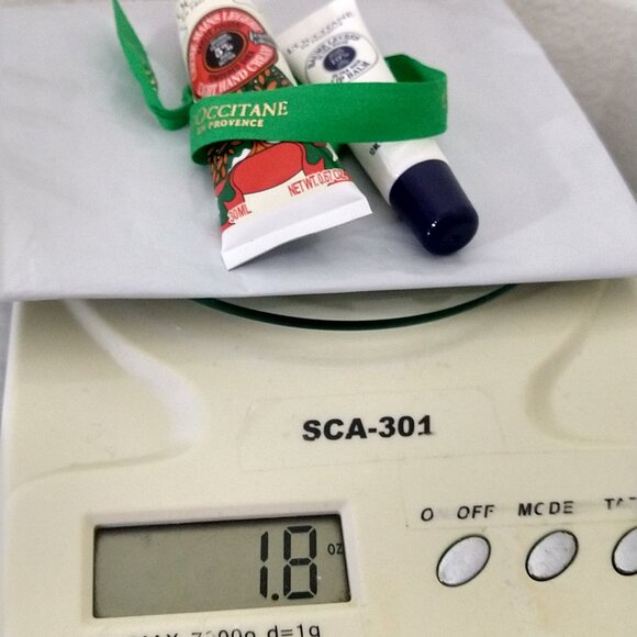 L'Occitane Limited Edition Powdered Shea Hand Cream & Lip Balm Duo NEW - Picture 4 of 4